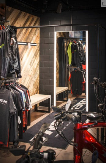 7.3W(570Lm) 48V DALI 2 IN-LINE 44 LED lineārs sliežu gaismeklis, IP20, IK02, melns,dimmējams, silti balta gaisma 3000K