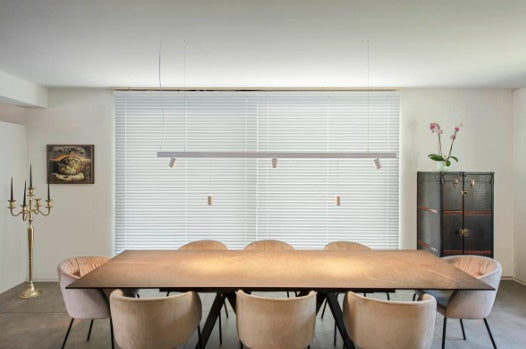 7.3W(580Lm) 48V DALI IN-LINE 22 LED lineārs sliežu gaismeklis, IP20, IK02, balts, dimmējams, silti balta gaisma 2700K