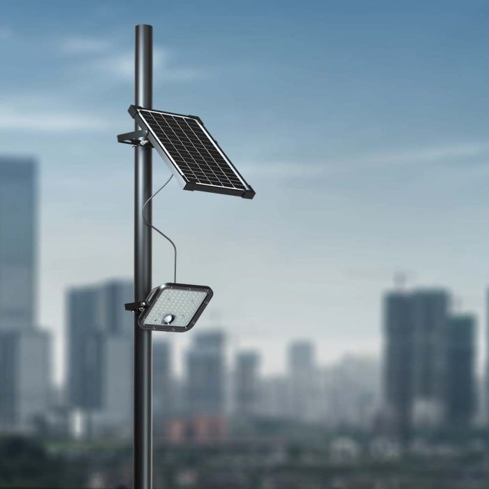 30W(4800Lm) LED prožektors ar saules bateriju, IP65, V-TAC,   6.4V, 6000mAh LiFePO4 Battery, 12.5W solārais panelis, ar PIR kustību sensoru un tālvadības pulti, melns, auksti balta gaisma 6400K