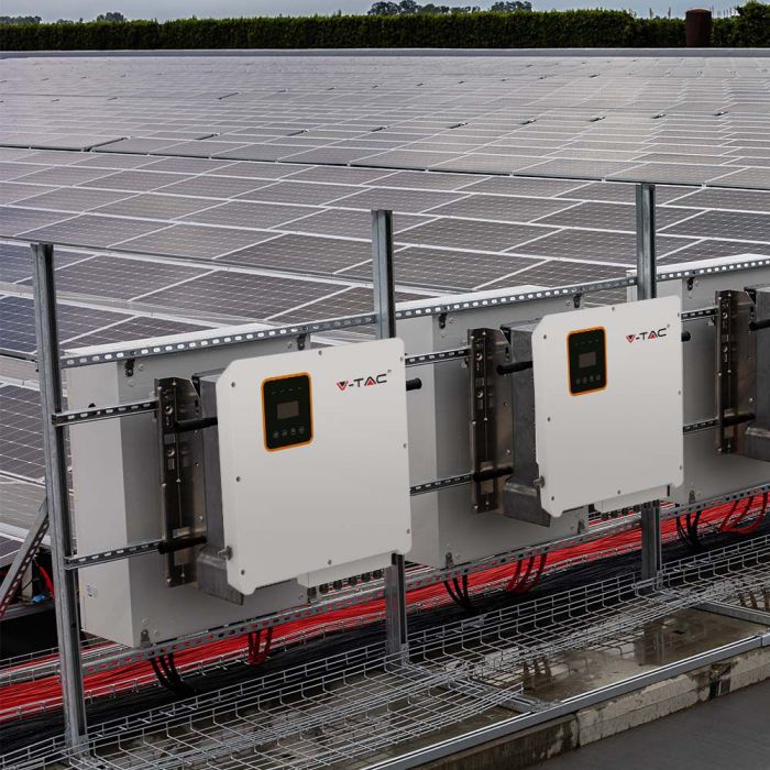 8 KW kolmefaasilise võrgu hübriidinverter, mis on registreeritud jaotusvõrgus V-TAC Exports Limited VT-6608303. IP66