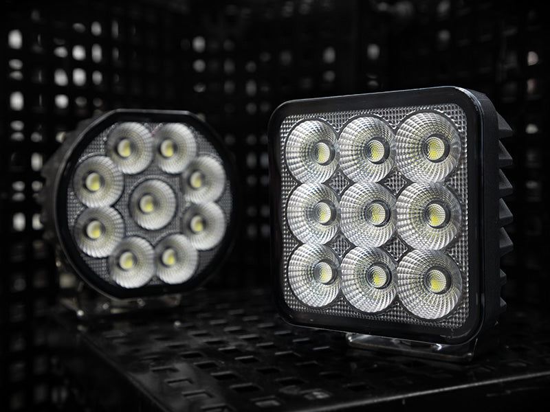 BULLPRO 9-32V 8100Lm LED-arbetslampa, IP68, 2-polig DT,R23, R10, 01,00 x 101,00 x 45,00mm, fyrkantig, kallvitt ljus 5000K