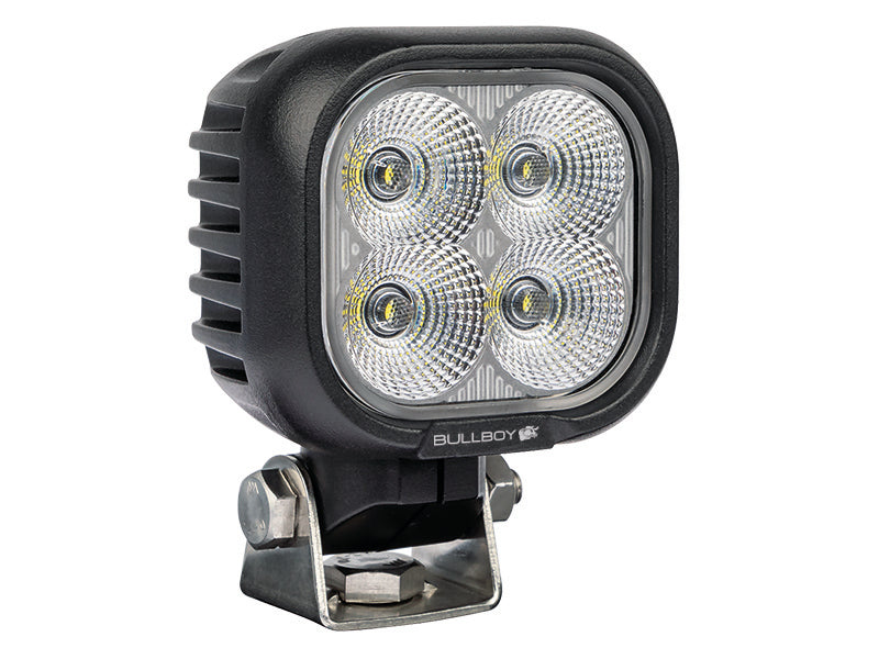 9-32V 3200Lm BULLBOY AGRILINE LED darba lukturis, kvadrāta, melns, IP68, ECE R10 CISPR 25 Class 4, 78.00 x 72.00 (101.00) x 57.00mm, auksti balta gaisma 5000K