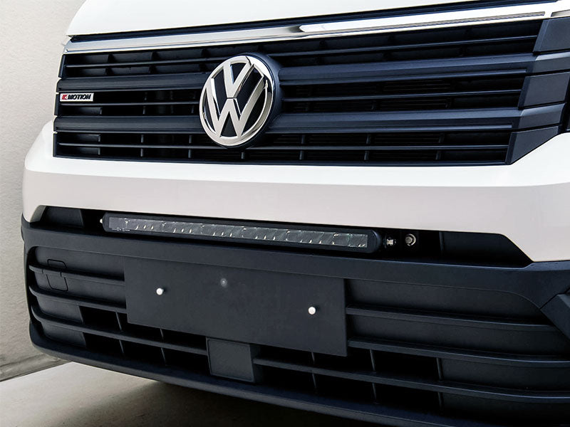 9-36V 9750Lm SEEKER Ultima 30 lisalamp, IP68, R112, R10, 30 x Philips LED, 1 lux @ 474m, R112 /1 lux @ 326m, tarbimine: 12V täisvõimsus 9,51A /R112 4,5A, 24V täisvõimsus 3,94A /R112 1,76A, jaheda valge valgus 5000K.