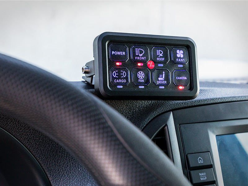 OPTIBEAM vadības panelis ar 8 pogām, Spriegums: 12-24V ar kopējo jaudu līdz 60 ampēriem, garantija 3 gadi