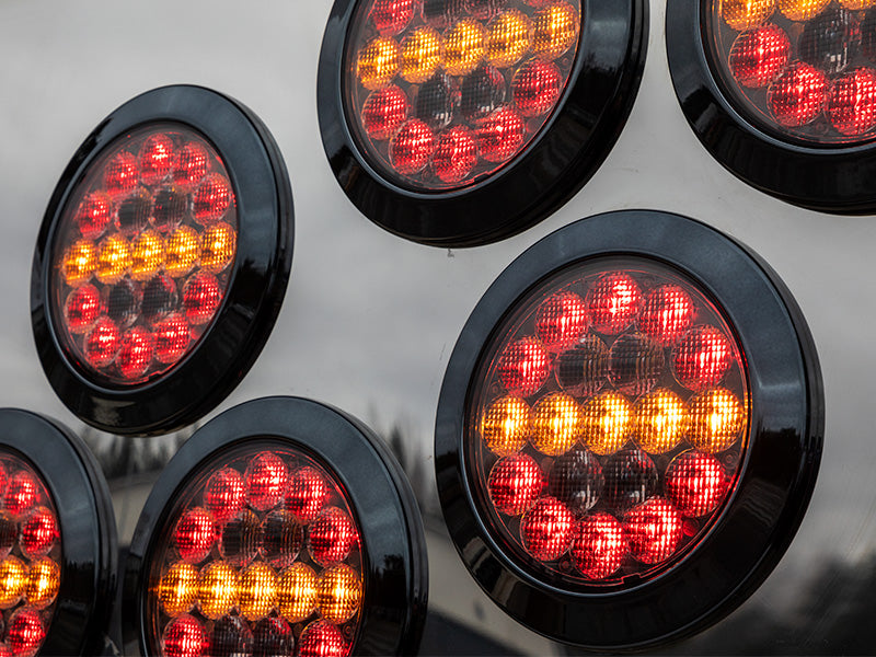 10-30V LED aizmugurējais lukturis, ECE R148, EMC R10, IP67, melns, kreisais/labais