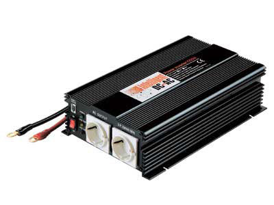 1000W 230VAC/12V INTELLIGENT auto invertors, maks. Strāvas patēriņš 100A, 2x230AC kaste. Pārejas jaudas apstrādes jauda 2000W, dīkstāves strāva <0,8A, 3,1kg, 300x198x80mm