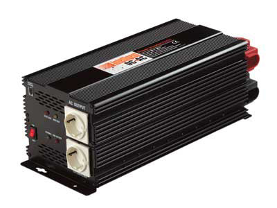 2500W 230VAC/12V INTELLIGENT auto invertors, maks. Strāvas patēriņš 250A, 2x230AC kaste. Pārejas jaudas apstrādes jauda 5000W, dīkstāves strāva <0,7A, 6,9kg, 360x169x152mm