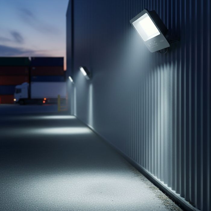 100W(13500Lm) 135LM/W LED CREE prožektors bez kustību sensora, V-TAC, IP65, garantija 6 gadi, melns korpuss, neitrāli balta gaisma 4000K