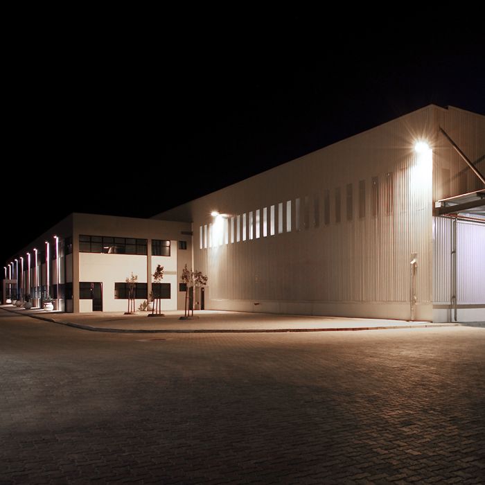100W(8150Lm) LED prožektors, V-TAC, IP65, melns, 3IN1