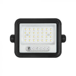 50W(700Lm) LED prožektors ar solāro paneli  DC 6V 6W, V-TAC, IP65, melns, ar tālvadības pulti un regulējamu krāsu temperatūru,7IN1