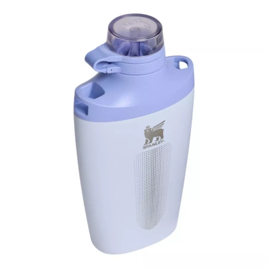 Termopudele ar plecu siksnu The Stanley Cross Bottle 0,68L gaiši zila