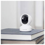 Reolink E Series E340 — внутренняя PTZ-камера с поддержкой 4K и Wi-Fi 6, функцией автоматического слежения, разрешением 8 Мп и слотом для карт microSD объемом до 512 ГБ