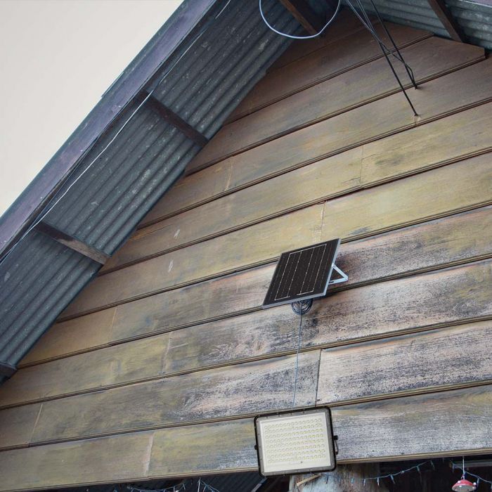 20W(1800Lm) LED SMART prožektors ar saules bateriju 16000 mAh un pulti, IP65, V-TAC, auksti balta gaisma 6400K