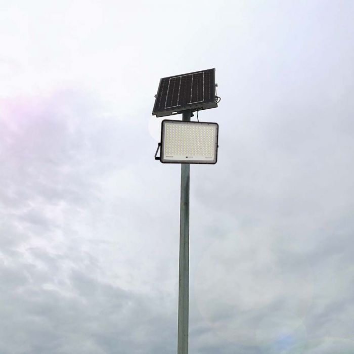 30W(2600Lm) LED floodlight with 20000 mAh solar battery and remote control, IP65, V-TAC, neutral white light 4000K