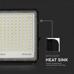 30W(2600Lm) LED SMART floodlight with 20000 mAh solar battery and remote control, IP65, V-TAC, 6400K cold white light