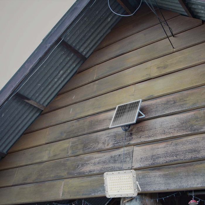 15W(1200Lm) LED SMART prožektors ar saules bateriju 12000 mAh un pulti, IP65, V-TAC, balts, neitrāli balta gaisma 4000K