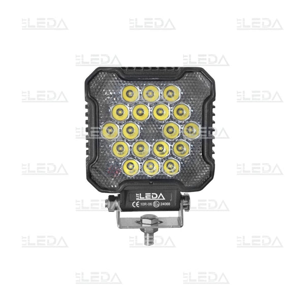 LED darba gaisma 30W; 3000lm; plats leņķis. Spriegums: 10-30V