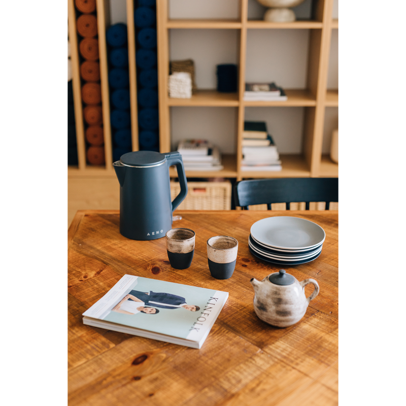 AENO elektriskā tējkanna EK4, 1,5 L, 1850–2200 W, ar STRIX termoregulatoru, dubultsienu konstrukcija, auksts korpuss, automātiska izslēgšanās, aizsardzība pret darbību bez ūdens