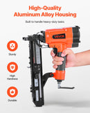 VEVOR pneimatiskā skavu pistole, 16 G (1,6 mm) skavas ar 26,4 mm platu galvu, garums 16–38 mm, darba spiediens 4,8–8,3 bar, divi šaušanas režīmi, piemērota jumtu klāšanai, sienu apšuvumam, žogiem un grīdu pamatnei