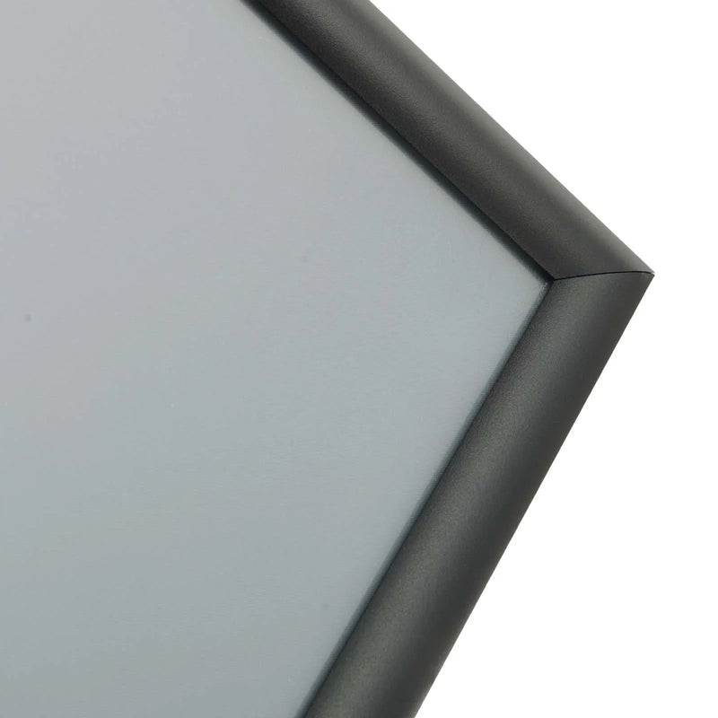 VEVOR Stenda tipa plakāta turētājs 28 × 43 cm, vertikāli un horizontāli regulējams grīdas statīvs ar apaļu pamatni, reklāmas un informācijas izvietošanai, melns