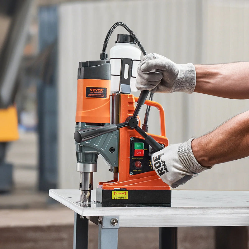 VEVOR magnētiskā urbjmašīna, 1450 W motors, 50 mm urbuma diametrs, 12 800 N pārnēsājama elektriskā magnētiskā urbjpresa, ar 6 serdeņa urbjiem, maināms ātrums, urbjmašīna metāla virsmām, mājas un rūpniecības darbiem