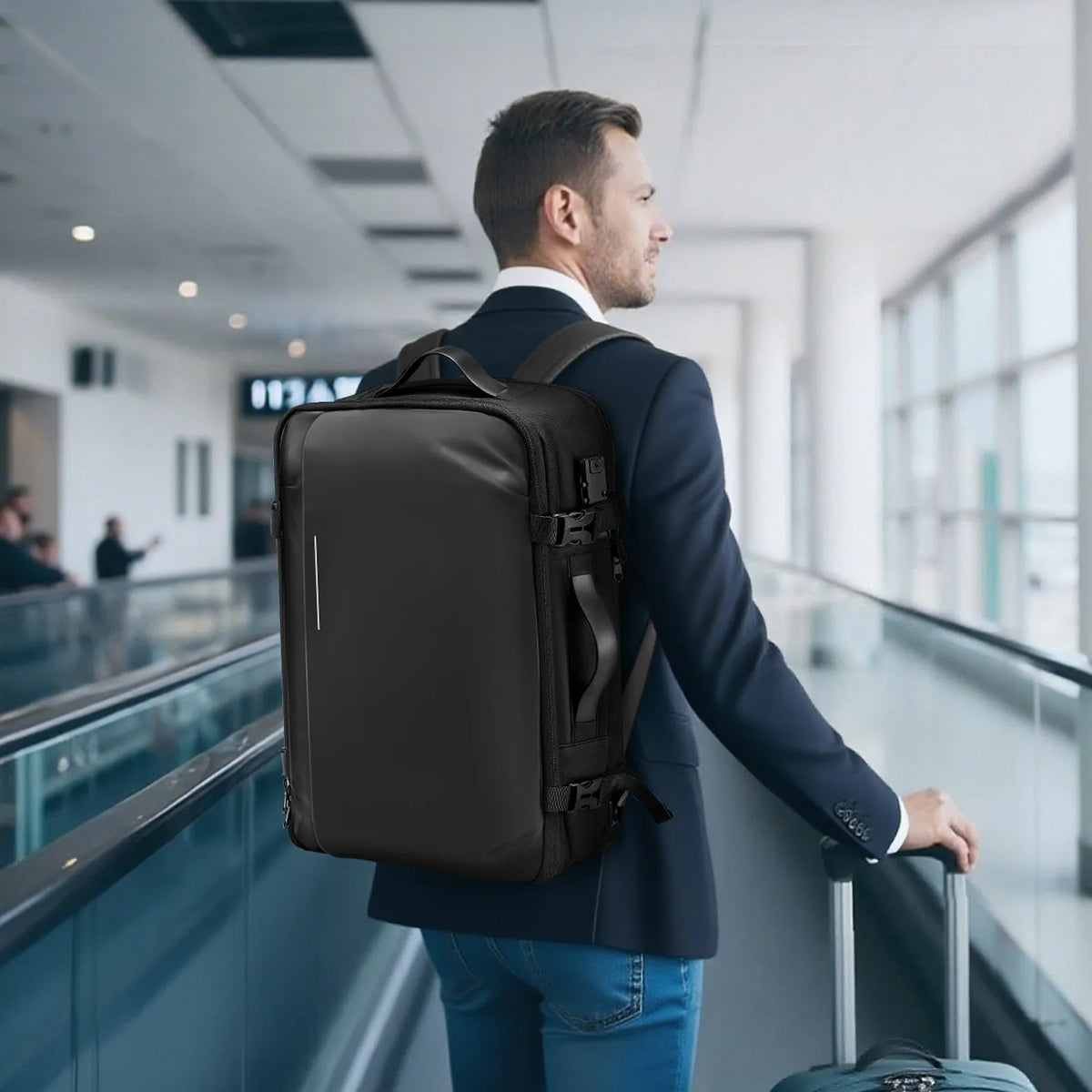 VEVOR 65 L vakuuma ceļojumu mugursoma ar paplašināmu vakuuma saspiešanas nodalījumu, TSA apstiprinātu slēdzeni, vairākiem kabatu un nodalījumu tipiem, ūdensizturīgu pārklājumu, piemērota kā rokas bagāža, melna
