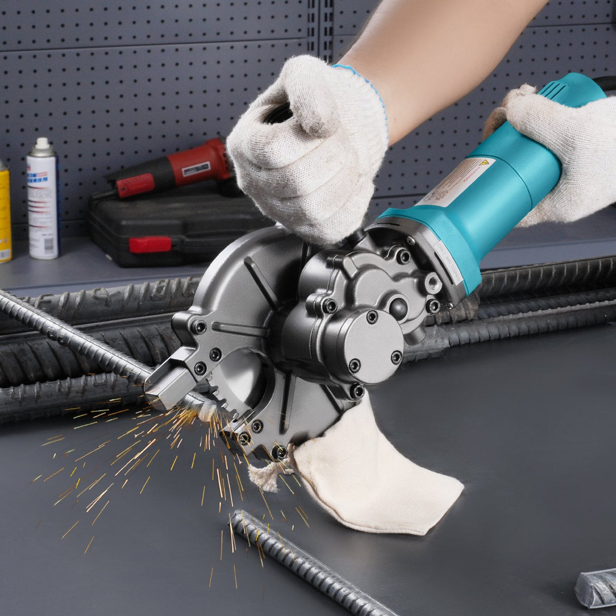 VEVOR elektriskais armatūras griezējs, 1100 W pārnēsājams modelis, griešanas diapazons 4–40 mm, augstas jaudas tērauda un betona armatūras griezējs ar palīgrokturi un instrumentu koferi, modelis RD-10