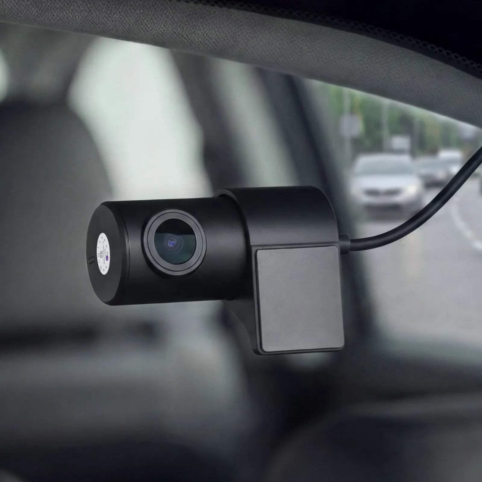 VEVOR auto videoreģistrators ar priekšējo un aizmugurējo kameru 4K + 1080p, 64 GB karte komplektā, dubultkanālu kamera ar GPS, G-sensoru, 129°/125° skata leņķi, 80,8 mm skārienekrānu, ciklisko ierakstu un stāvvietas režīmu