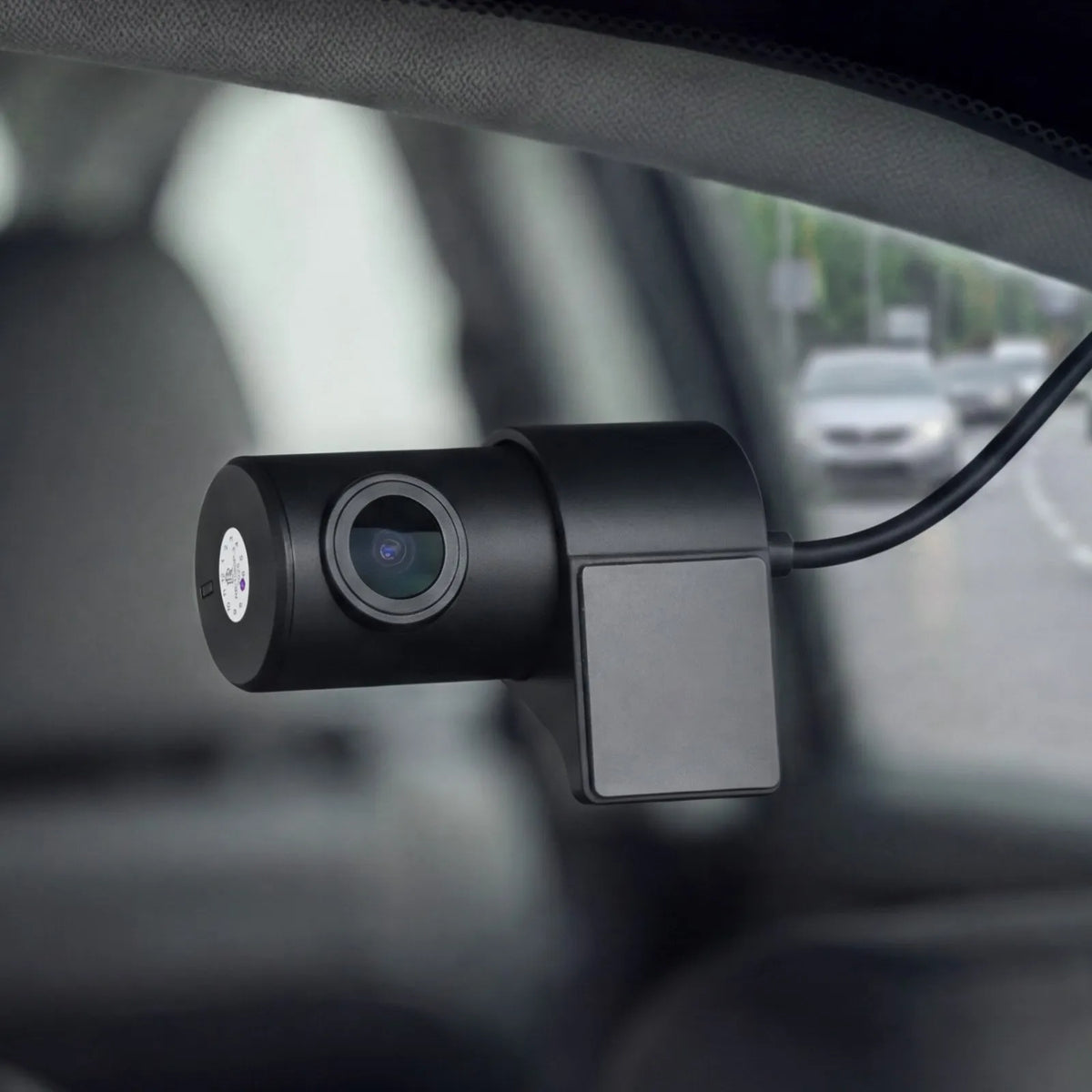 VEVOR auto videoreģistrators ar priekšējo un aizmugurējo kameru 4K + 1080p, WiFi lietotnes vadība, dubultkanālu kamera ar GPS, G-sensoru, 123°/125° skata leņķi, 76,2 mm ekrānu, ciklisko ierakstu un stāvvietas režīmu