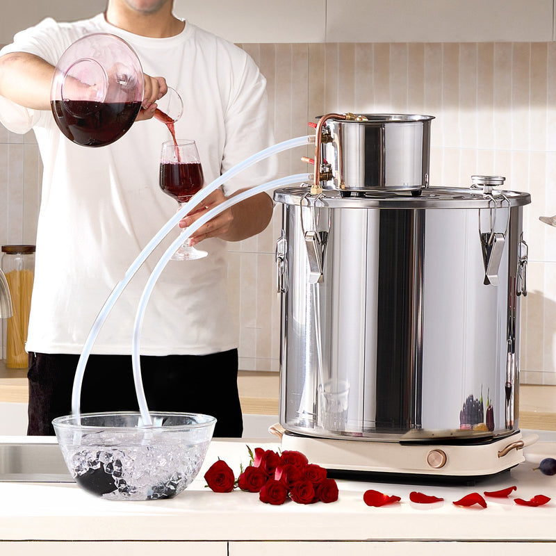 50L destilācijas aparāts ar iebūvētu termometru uz vāka un 8W ūdens cirkulācijas sūkni,  šo iekārtu var izmantot augļu vīnu, brendija, degvīna, viskija, etanola, ūdens un ēterisko eļļu destilācijai.