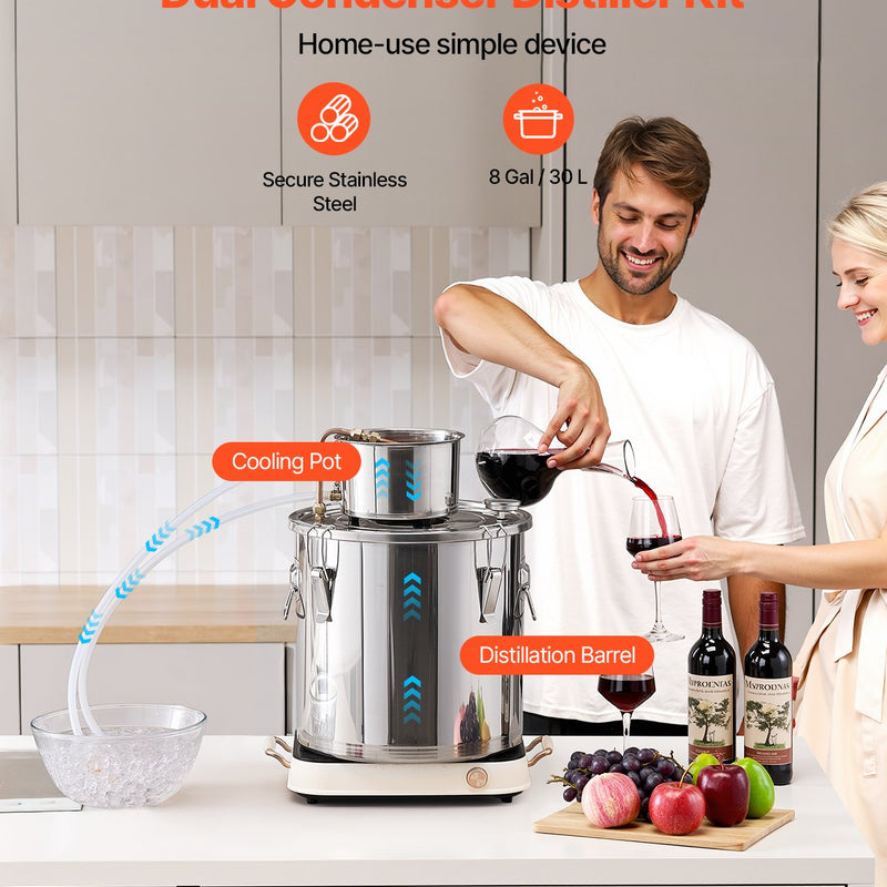 30L nerūsējošā tērauda destilācijas aparāts ar iebūvētu termometru uz vāka un ūdens cirkulācijas sūkni, piemērots alkohola destilācijai