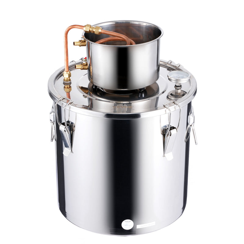 30L nerūsējošā tērauda destilācijas aparāts ar iebūvētu termometru uz vāka un ūdens cirkulācijas sūkni, piemērots alkohola destilācijai