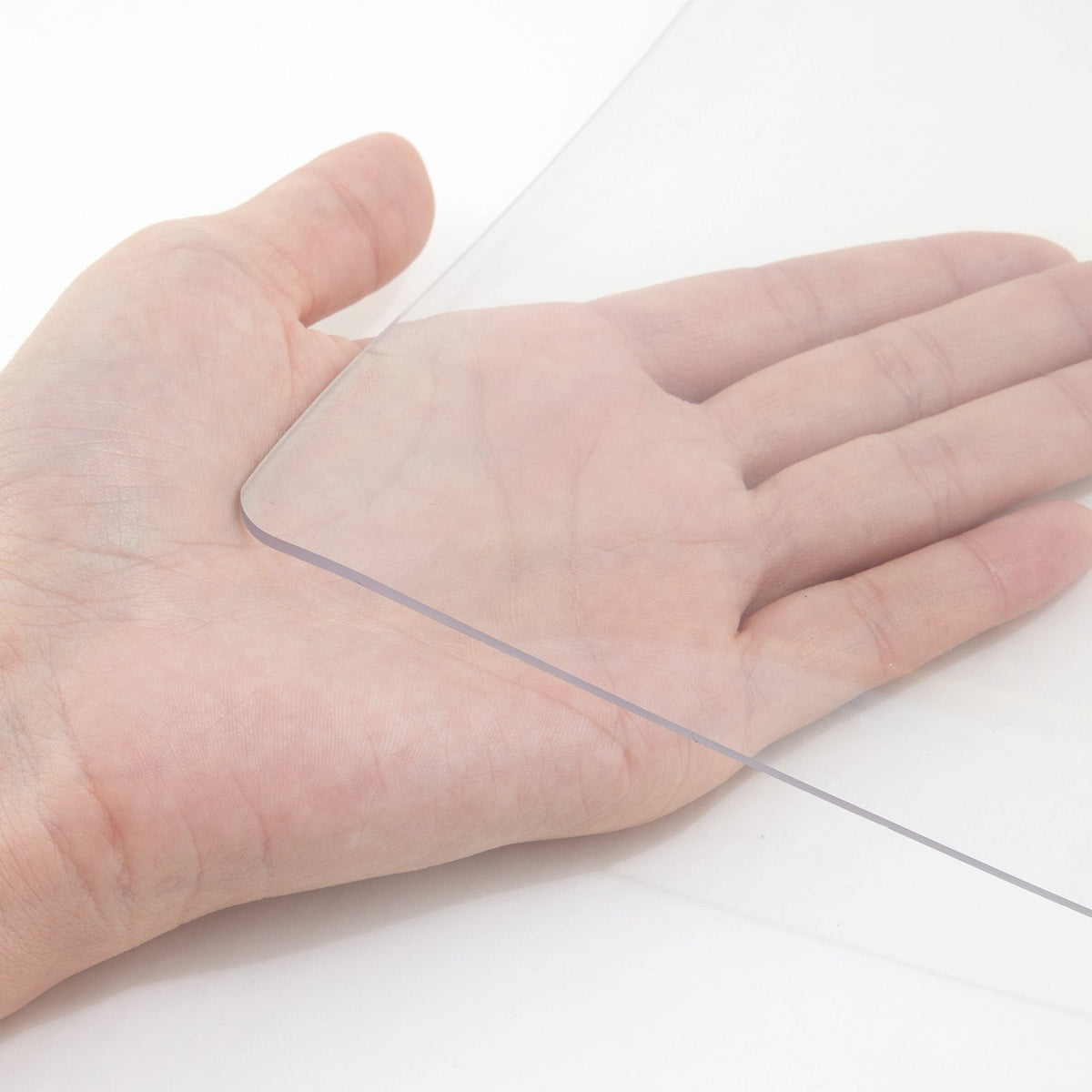 VEVOR caurspīdīgs plastmasas galda pārklājs 100 × 200 cm, 1,5 mm biezs, taisnstūra formas, ūdensizturīgs un viegli tīrāms – birojam, kumodei, naktsgaldiņam