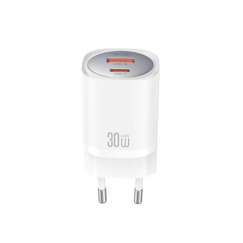 XO CE21 PD/QC sienas lādētājs ar 1 USB-C un 1 USB-A pieslēgvietu, 30 W, balts