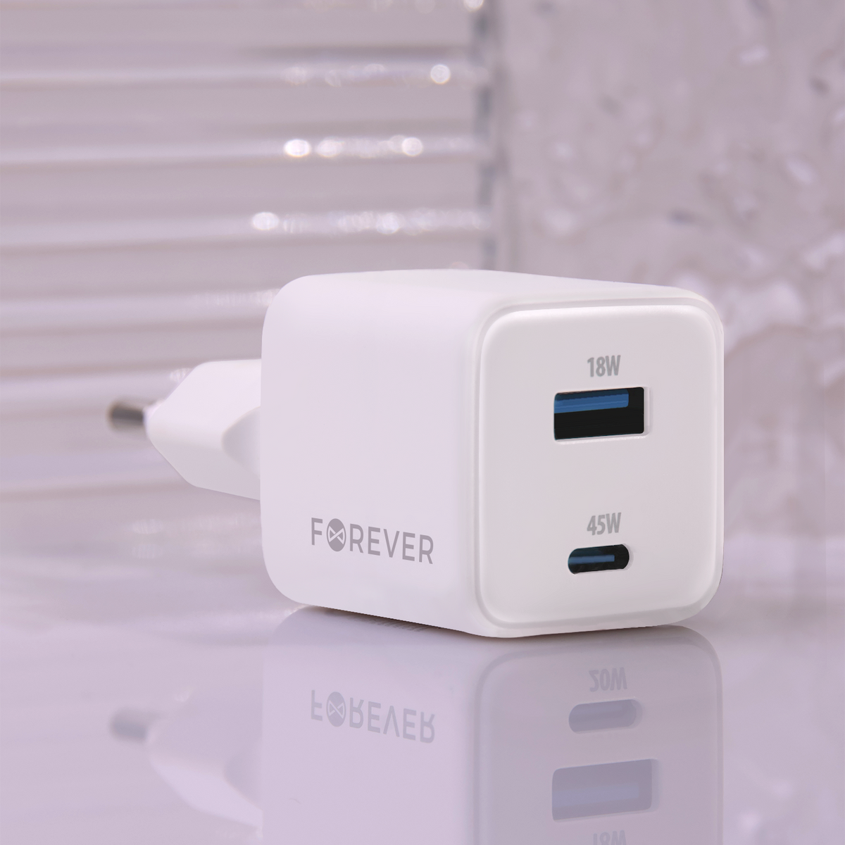 Forever TC-08-45AC GaN PD QC 45 W lādētājs 1x USB-C 1x USB balts ātrai uzlādei