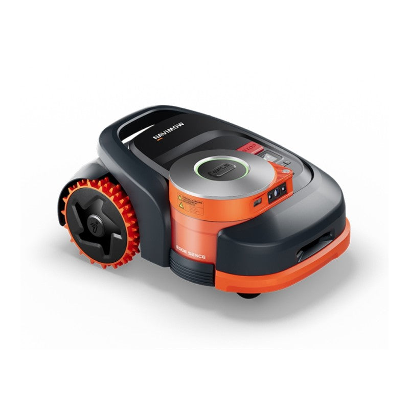 1000 m²_Zāliena robots SEGWAY Navimow H210E, darbojas bez kontūras kabeļiem, nodrošina stabilu darbību uz nogāzēm līdz 45% (24°), tāpēc ir piemērots ne tikai gludam, bet arī sarežģītākam reljefam.
