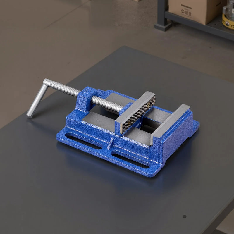 VEVOR urbjpreses skrūvspīles ar 102 mm žokļu platumu, pārnēsājamas darbagalda skrūvspīles ar rievotu pamatni vieglai uzstādīšanai, izturīgs čuguna korpuss, piemērotas kokapstrādei, metālapstrādei, urbšanai un griešanai