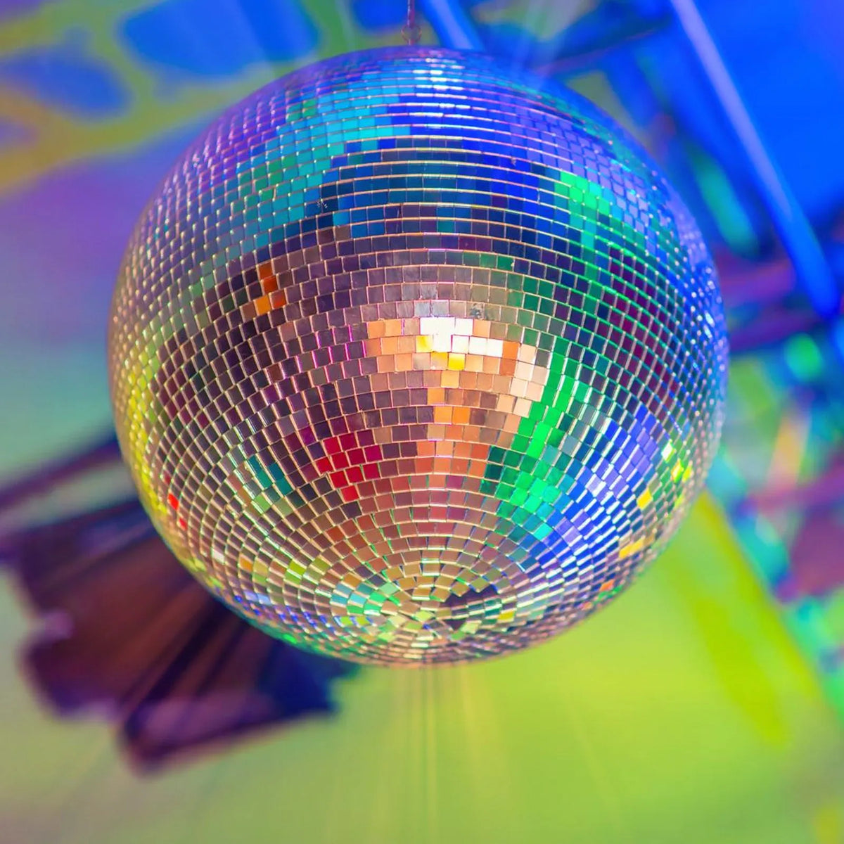 VEVOR spoguļdisco bumba 30 cm ar piekarināšanas gredzenu, spoguļvirsmas diskobumba ballīšu dekorācijām DJ klubiem, skatuvēm, kāzām, dzimšanas dienām, Ziemassvētkiem un Jaungada svinībām