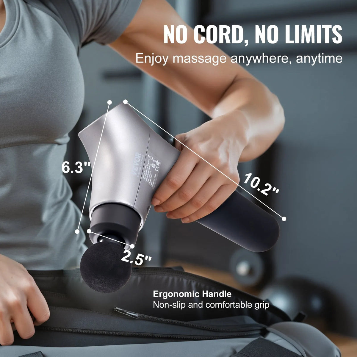 VEVOR dziļo audu masāžas pistole, perkusīvā muskuļu masāžas ierīce sportistiem ar 6 ātruma līmeņiem un 4 masāžas uzgaļiem, 12 V 2500 mAh akumulators, mini rokas masāžas pistole sāpju mazināšanai un muskuļu relaksācijai