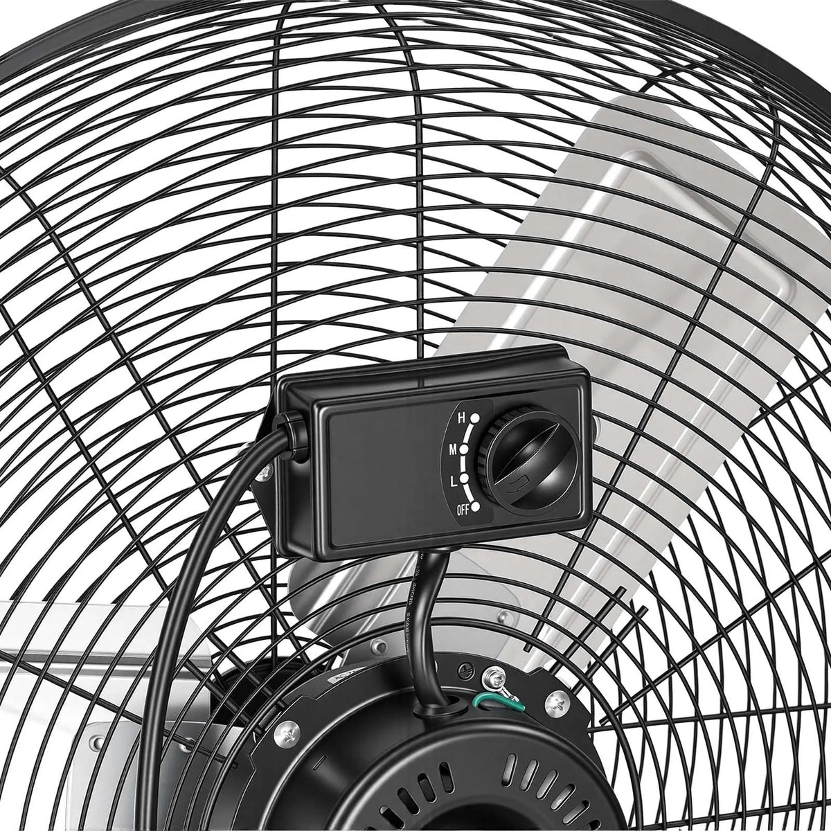 VEVOR industriālais grīdas ventilators 61 cm, 7500 CFM augstas veiktspējas gaisa plūsma, alumīnija lāpstiņas, 3 ātrumi, 360° regulējams slīpums, piemērots darbnīcām, noliktavām, garāžām un komerctelpām, melns