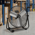 VEVOR industriālais grīdas ventilators 61 cm, 7500 CFM augstas veiktspējas gaisa plūsma, alumīnija lāpstiņas, 3 ātrumi, 360° regulējams slīpums, piemērots darbnīcām, noliktavām, garāžām un komerctelpām, melns