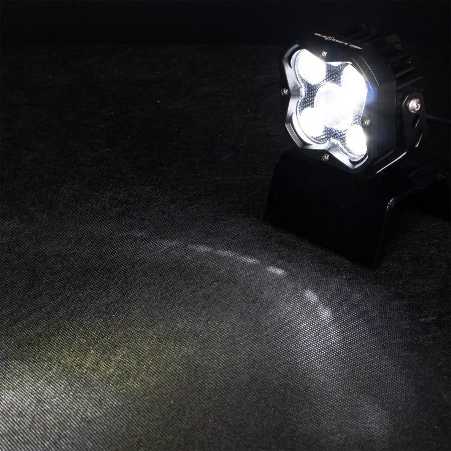 L0183 LED Work Light with 4 LEDs and a central focusing lens, 29 W, 2700 lm, 12/24 V, IP67