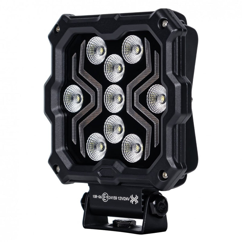 KAMAR L0195 X-SPIDER 2 LED darba lukturis, 18W, 9 LED, 12/24V, dzintarkrāsas LED josla, IP67, ECE R10, 300mm kabelis, 2 gadu garantija