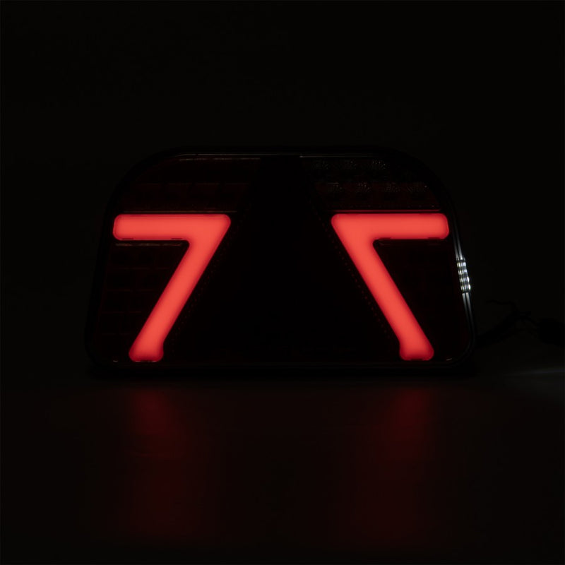 KAMAR TL 5-FUN LED aizmugurējais kombinētais lukturis, labais, 82LED, 12/24V, 7 funkcijas, trijstūra atstarotājs, IP67, 260x150x70mm, 25cm kabelis, ECE homologācija, 2 gadu garantija