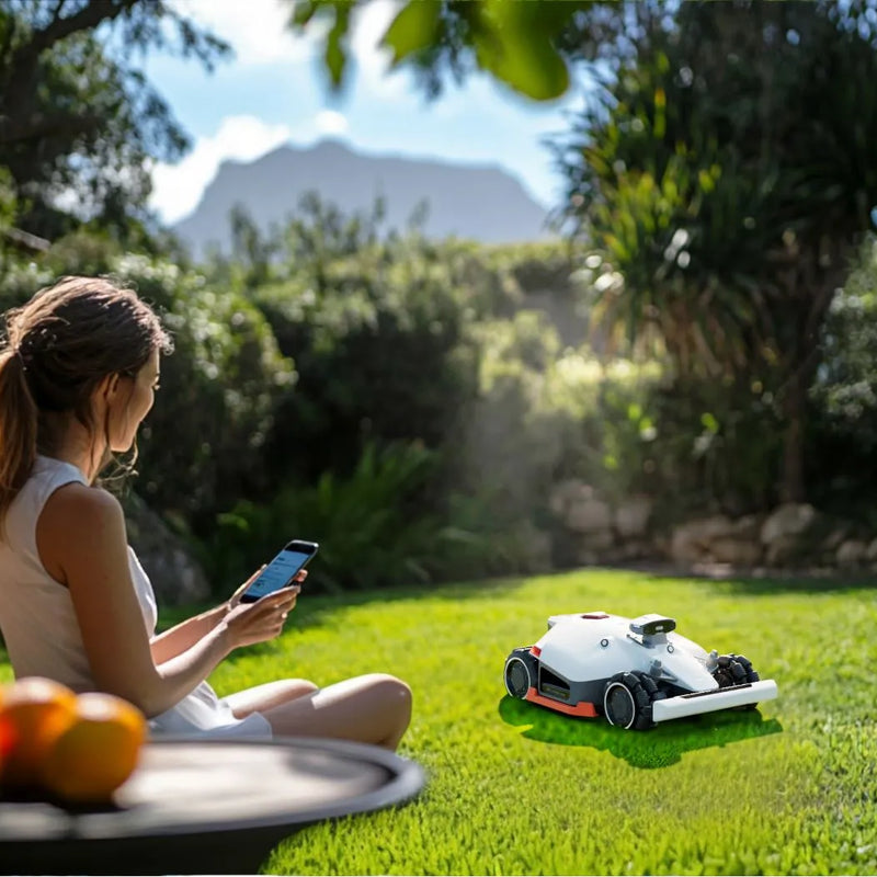 Iepriekšpasūtīšana_10000m²_LUBA 2 AWD 10000X: robotizēts zāles pļāvējs bez perimetra vada