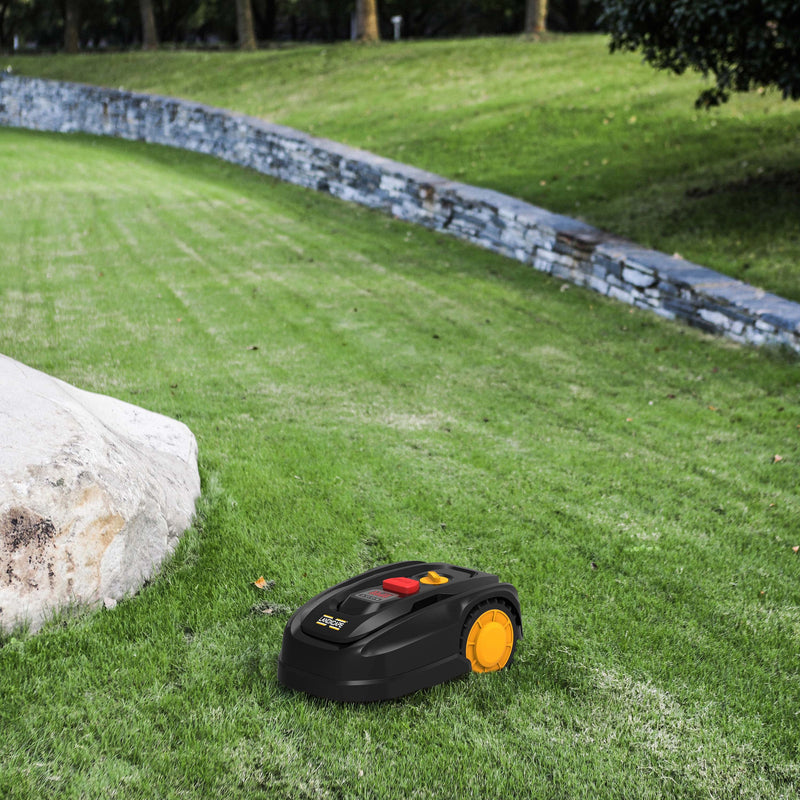 300 m²_Akumulatora zāles pļāvējs LandXcape LX855, paredzēts līdz 300 m² platībai