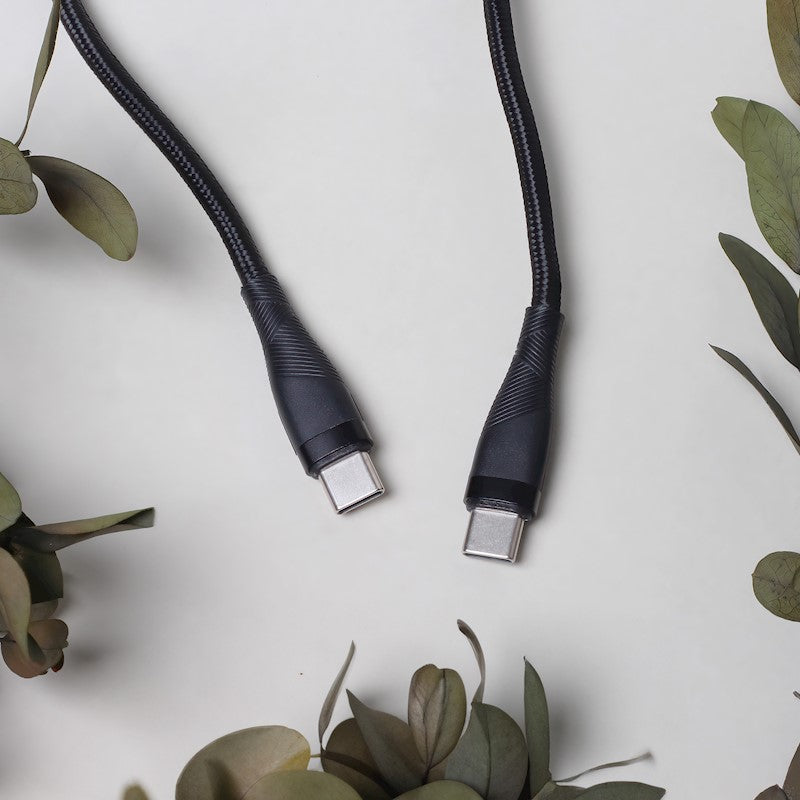 Maxlife MXUC-08 kabelis USB-C - USB-C 1,0 m 100 W melns neilons