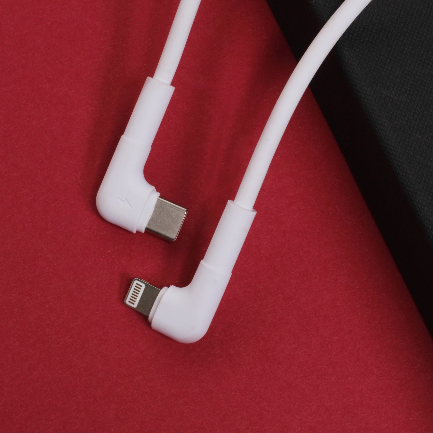 Maxlife MXUC-09 USB-C–Lightning kabelis ar leņķveida spraudņiem, 1 m, 27 W, balts