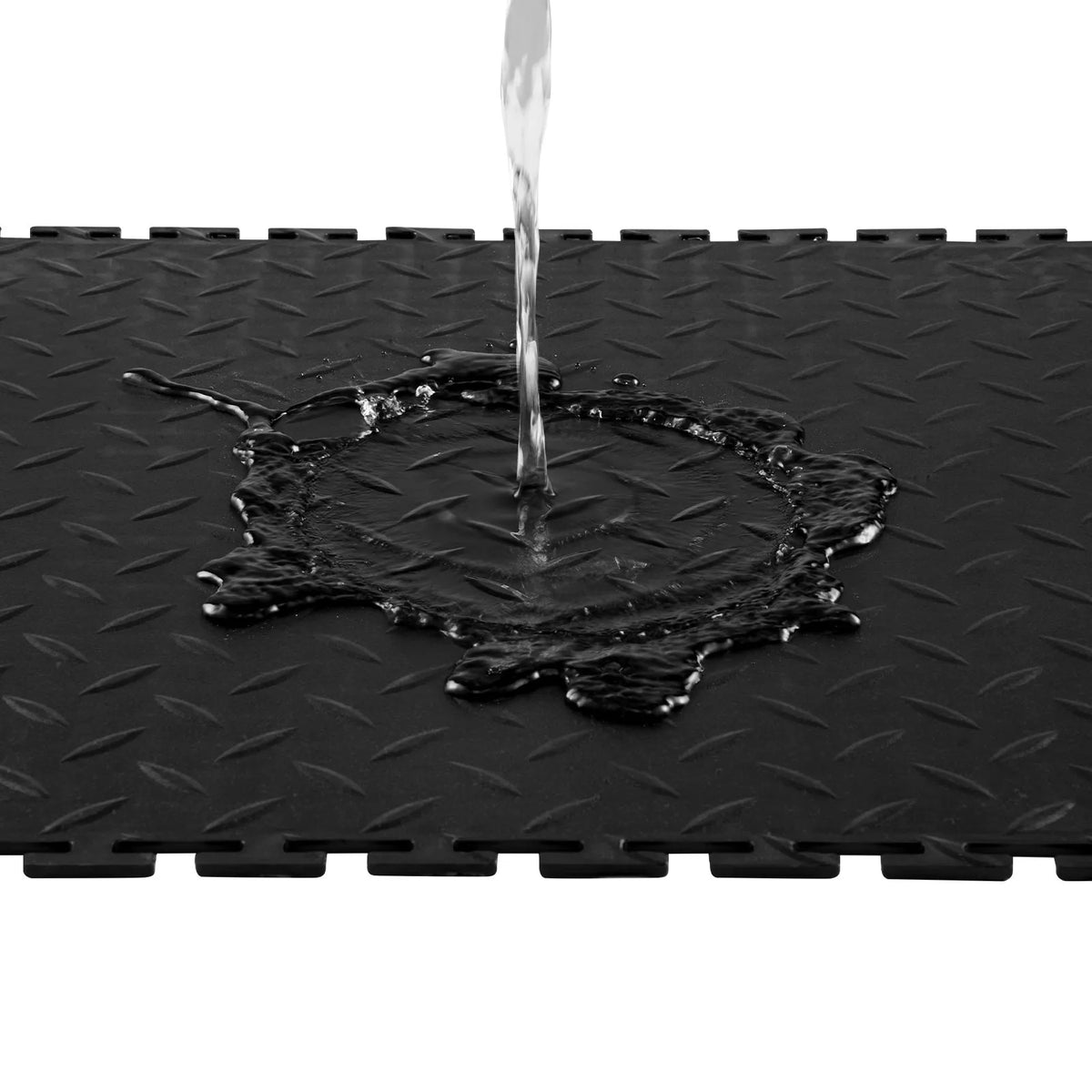VEVOR savienojamas garāžas grīdas flīzes 513 × 513 × 5 mm, 16 gab., neslīdoši PVC paklāji ar rombveida reljefu, melnas