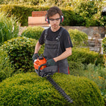 VEVOR rokas benzīna dzīvžogu trimmeris, 26 cm³ 2-taktu dzinējs, 590 mm asmens ar divpusēju, divvirzienu griešanas sistēmu, 180° regulējama griešanas galva, piemērots krūmu un zemāku dzīvžogu apgriešanai